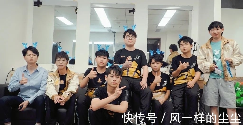 他依然冷静 他依然冷静